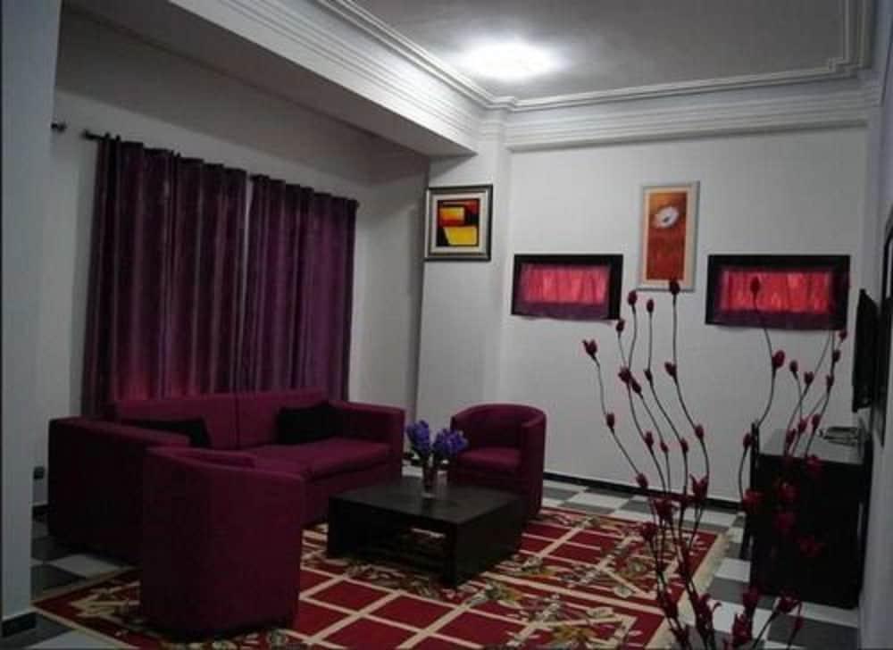 Hotel Le Majestic Άναμπα Εξωτερικό φωτογραφία