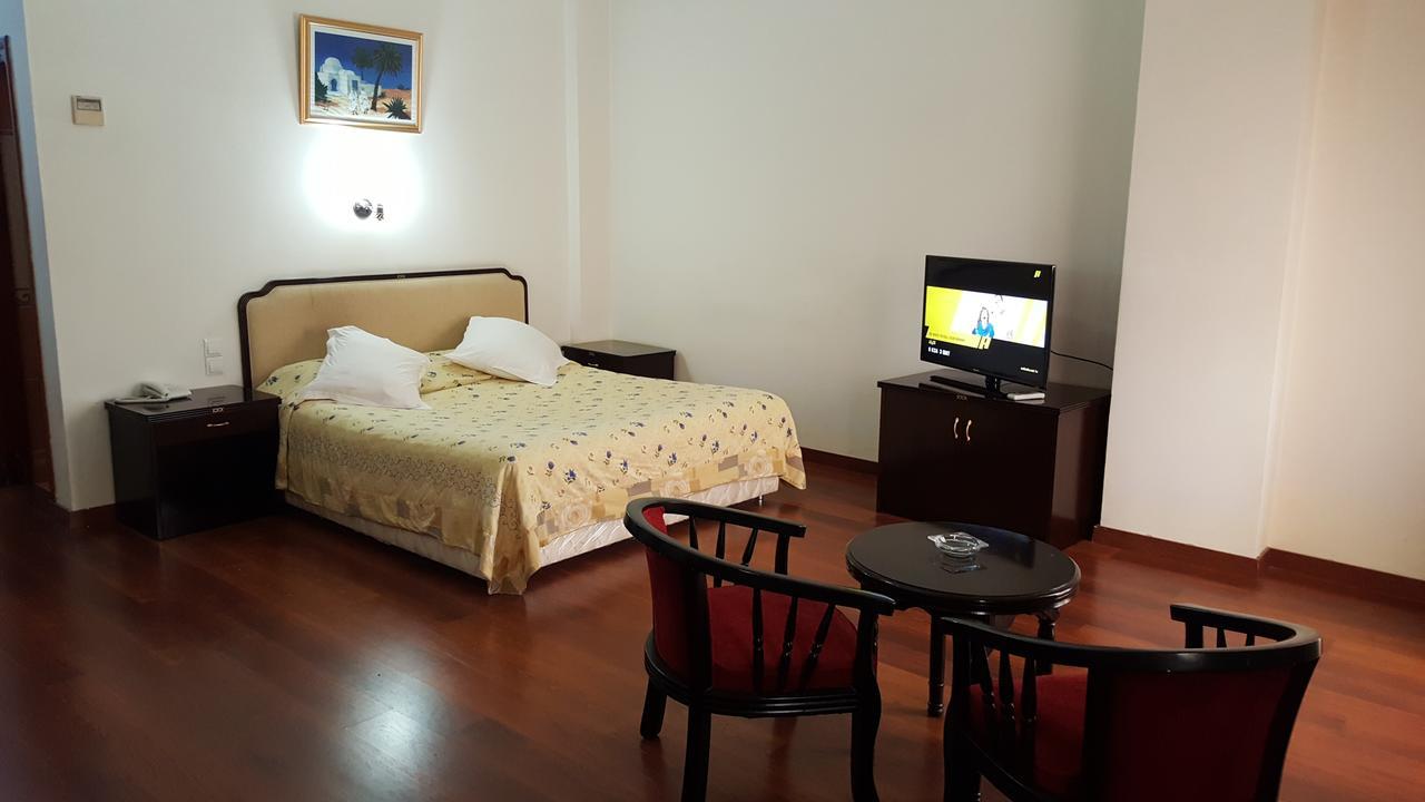 Hotel Le Majestic Άναμπα Εξωτερικό φωτογραφία