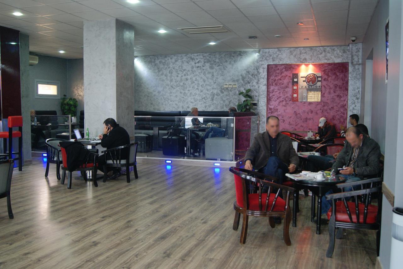 Hotel Le Majestic Άναμπα Εξωτερικό φωτογραφία