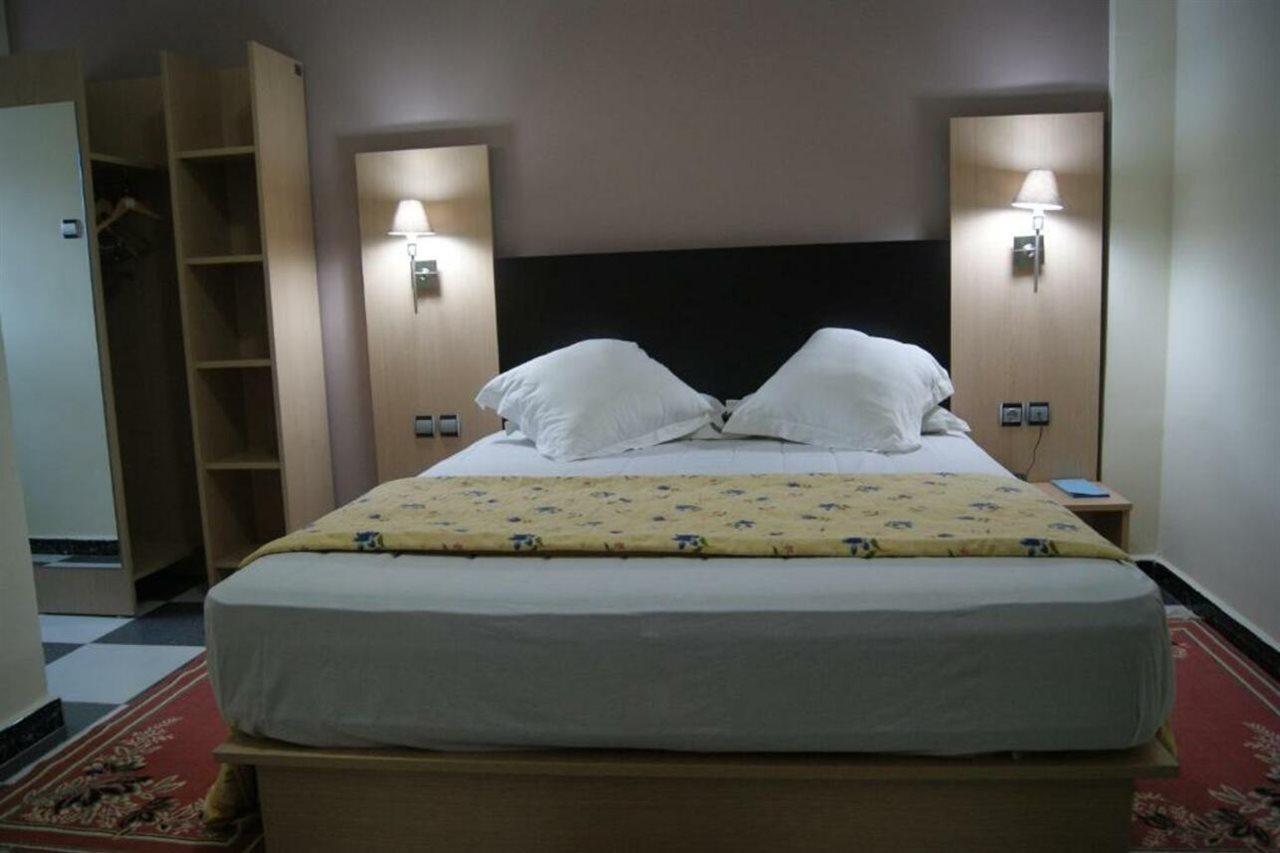 Hotel Le Majestic Άναμπα Εξωτερικό φωτογραφία